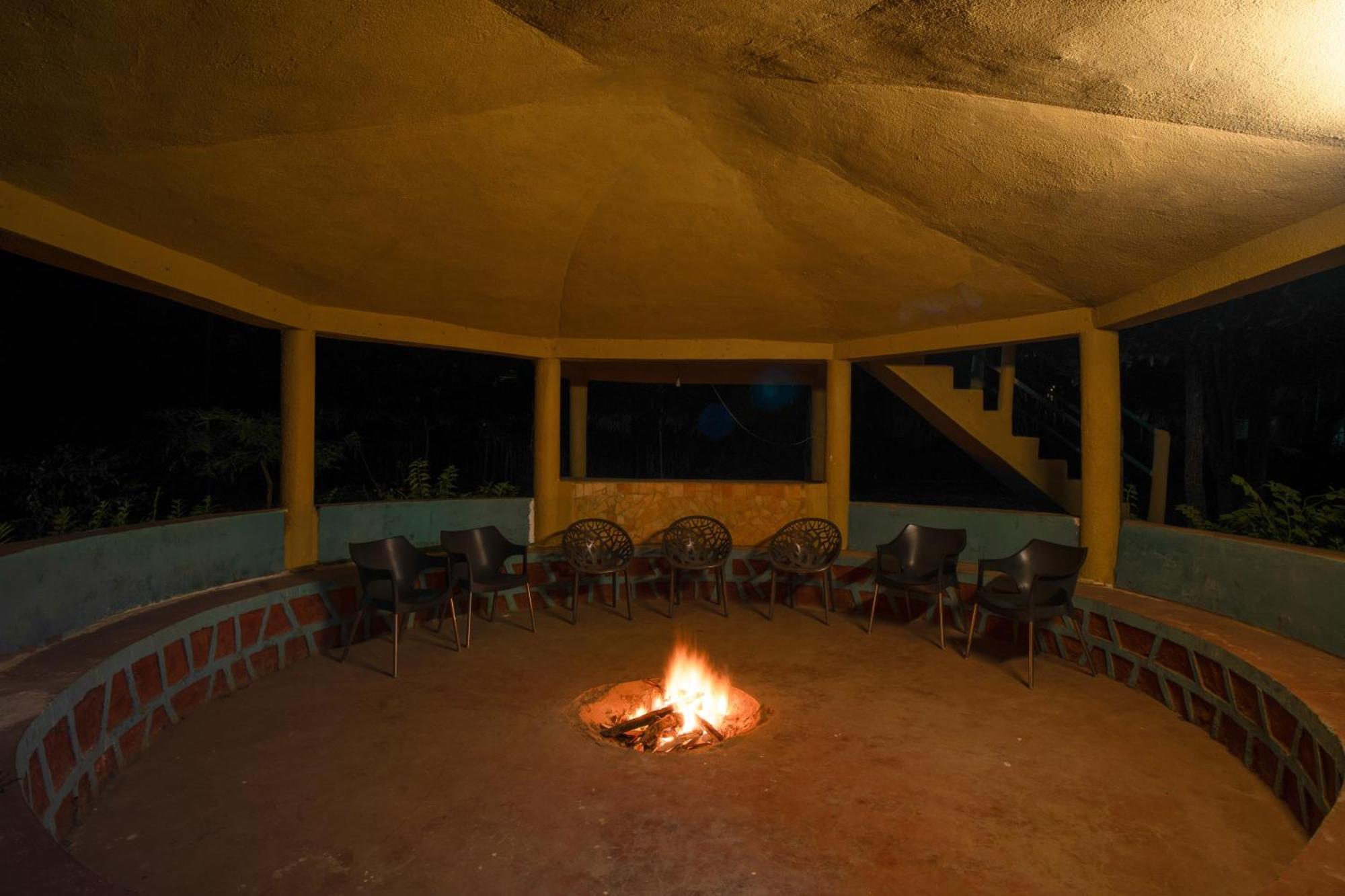 Treebo Premium Mowgli'S Den, Pench Hotel Khawāsa Eksteriør billede