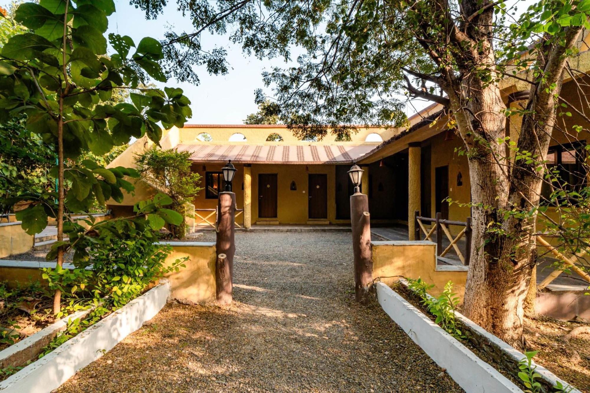 Treebo Premium Mowgli'S Den, Pench Hotel Khawāsa Eksteriør billede